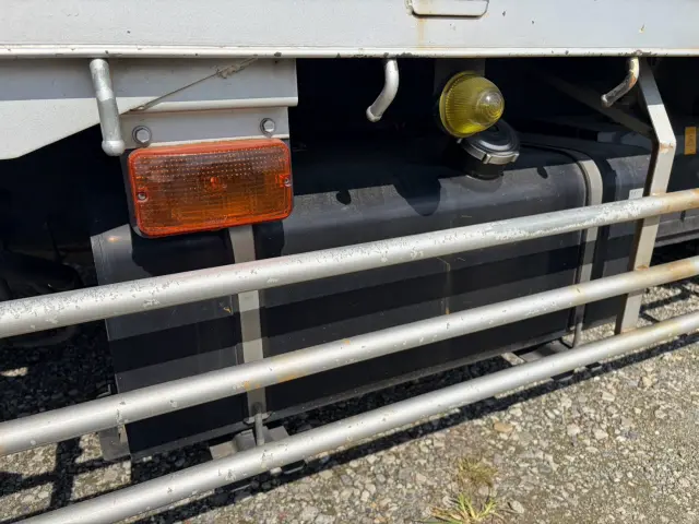 いすゞ フォワード LKG-FTR90T2(2WD)の写真24