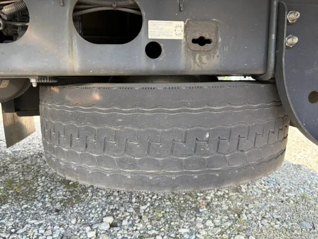 いすゞ フォワード LKG-FTR90T2(2WD)の写真28