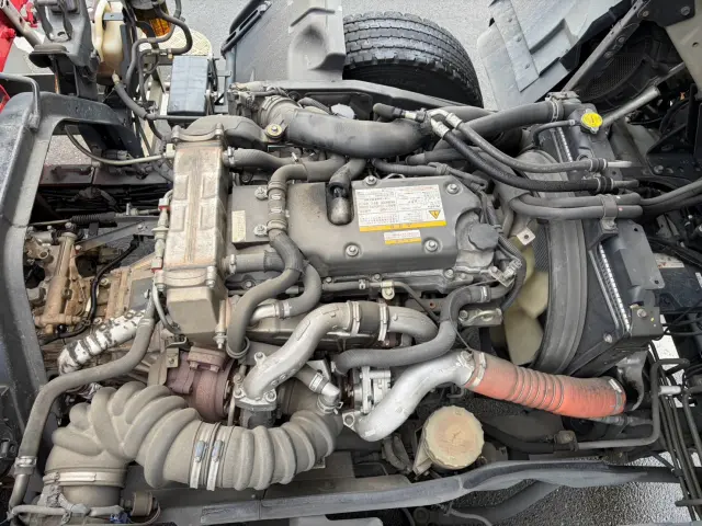 いすゞ フォワード LKG-FTR90T2(2WD)の写真29