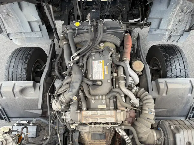 いすゞ フォワード LKG-FTR90T2(2WD)の写真30