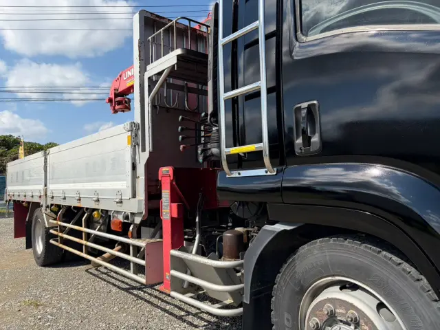 いすゞ フォワード LKG-FTR90T2(2WD)の写真30