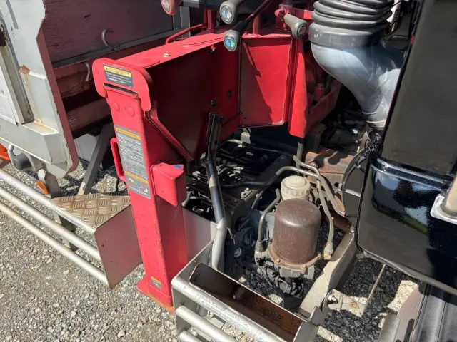 いすゞ フォワード LKG-FTR90T2(2WD)の写真32