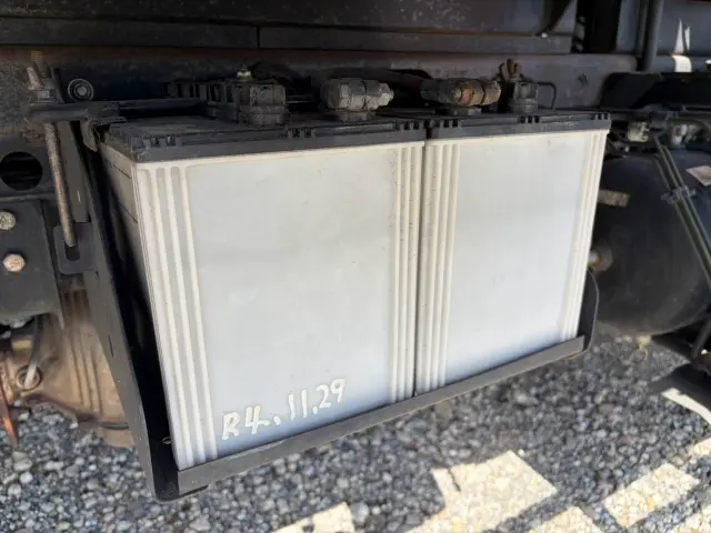 いすゞ フォワード LKG-FTR90T2(2WD)の写真33