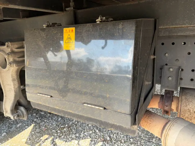 いすゞ フォワード LKG-FTR90T2(2WD)の写真34