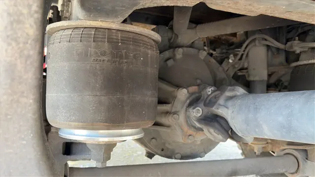 いすゞ フォワード LKG-FTR90T2(2WD)の写真35