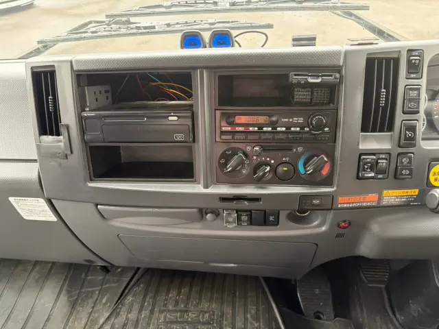 いすゞ フォワード LKG-FTR90T2(2WD)の写真39