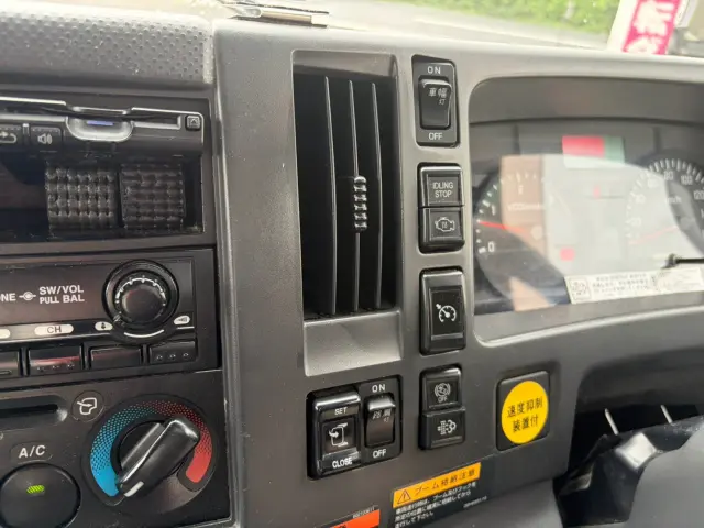 いすゞ フォワード LKG-FTR90T2(2WD)の写真42