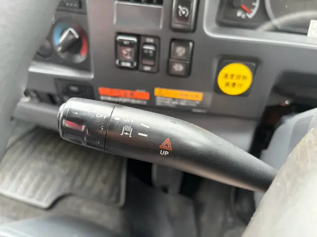 いすゞ フォワード LKG-FTR90T2(2WD)の写真44