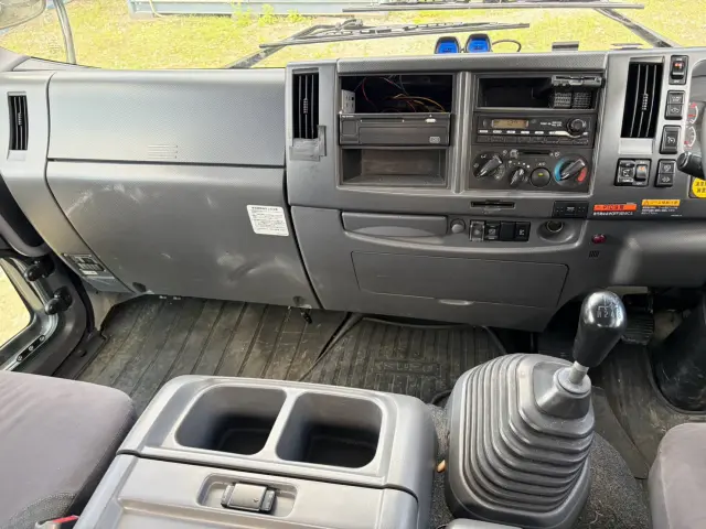 いすゞ フォワード LKG-FTR90T2(2WD)の写真45