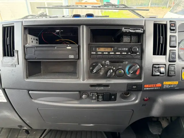 いすゞ フォワード LKG-FTR90T2(2WD)の写真46