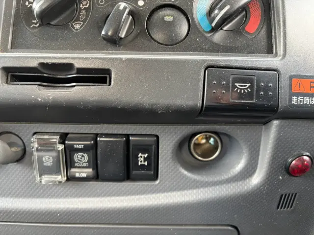いすゞ フォワード LKG-FTR90T2(2WD)の写真47