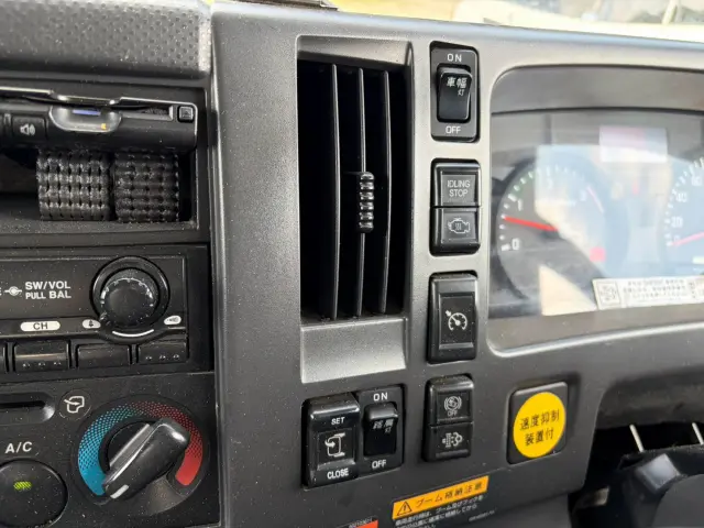 いすゞ フォワード LKG-FTR90T2(2WD)の写真48