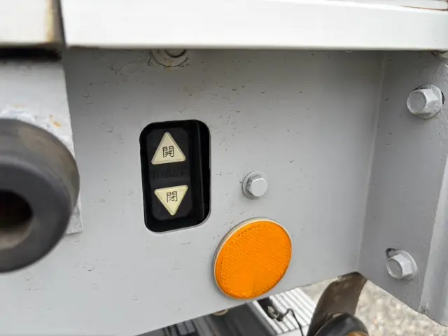 いすゞ フォワード TKG-FRR90S2(2WD)の写真22