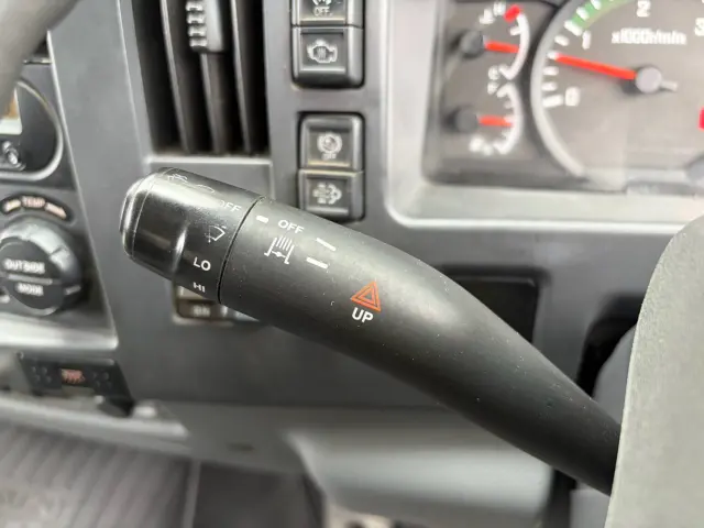 いすゞ フォワード TKG-FRR90S2(2WD)の写真47