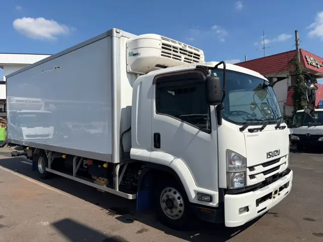 いすゞ フォワード 2PG-FRR90S2(2WD)の写真4