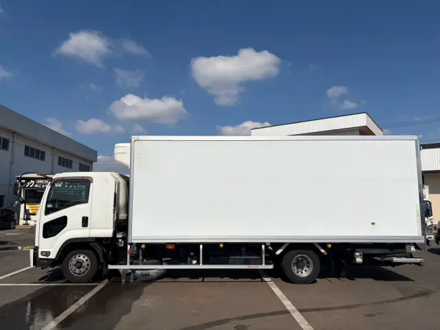 いすゞ フォワード 2PG-FRR90S2(2WD)の写真5