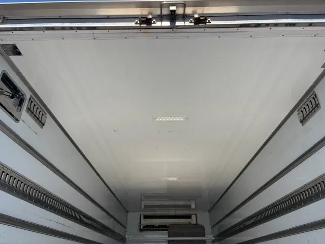 いすゞ フォワード 2PG-FRR90S2(2WD)の写真10