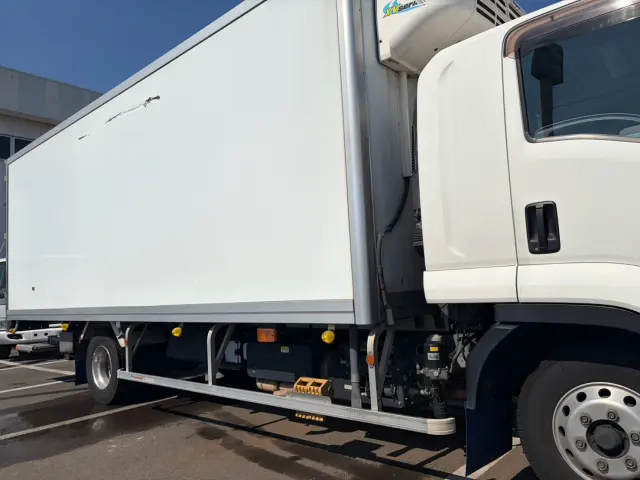 いすゞ フォワード 2PG-FRR90S2(2WD)の写真26
