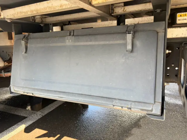 いすゞ フォワード 2PG-FRR90S2(2WD)の写真30