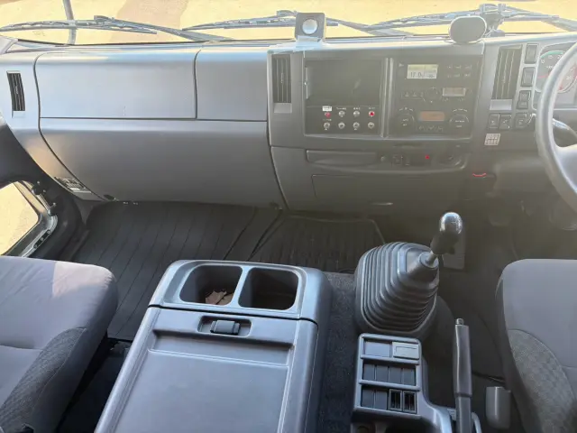 いすゞ フォワード 2PG-FRR90S2(2WD)の写真40