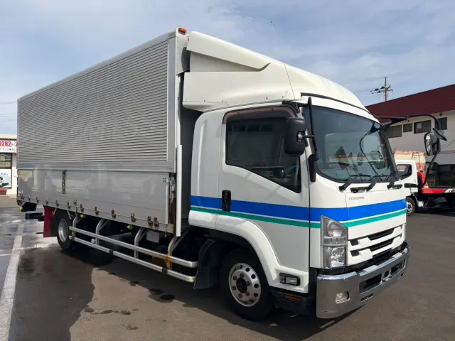 いすゞ フォワード TKG-FRR90T2(2WD)の写真4