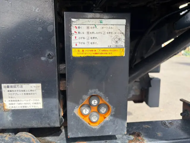 いすゞ フォワード TKG-FRR90T2(2WD)の写真26