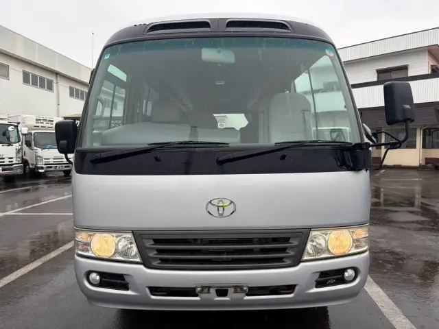 トヨタ コースター SKG-XZB50(2WD)の写真2