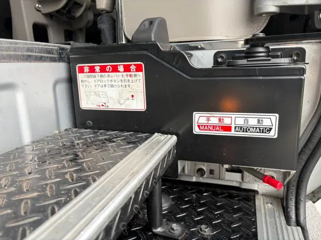 トヨタ コースター SKG-XZB50(2WD)の写真8