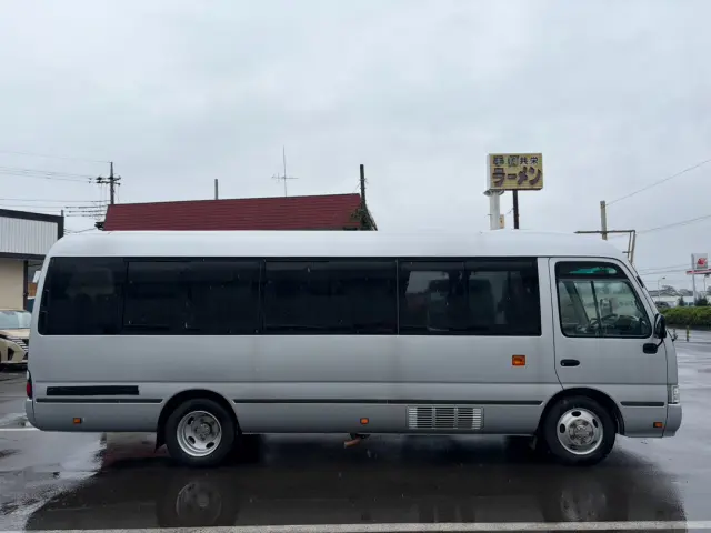 トヨタ コースター SKG-XZB50(2WD)の写真9