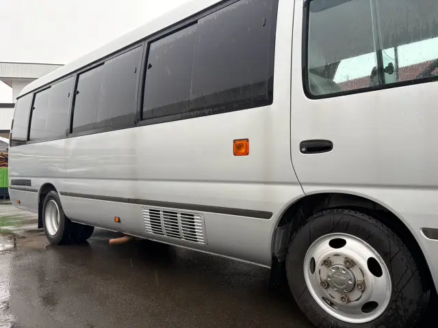 トヨタ コースター SKG-XZB50(2WD)の写真20