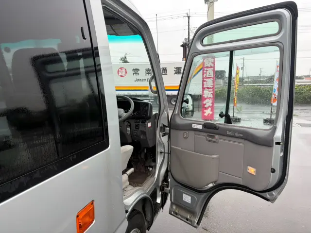 トヨタ コースター SKG-XZB50(2WD)の写真27