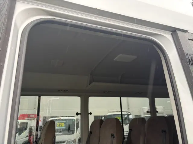 トヨタ コースター SDG-XZB70(2WD)の写真6