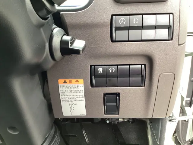 三菱 デリカ 2RG-FBA20(2WD)の写真7