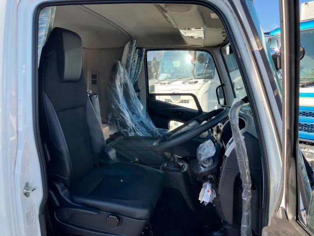 乗車定員は2名です。|三菱 ファイター 2KG-FK62FZの写真5