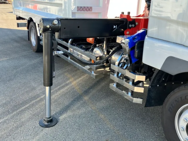 アウトリガーの状態です。|三菱 ファイター 2KG-FK62FZの写真25