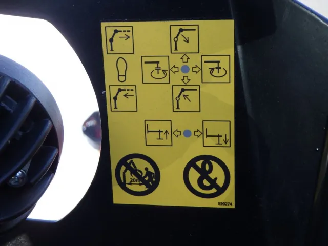 三菱 ファイター 2KG-FK62FZの写真14