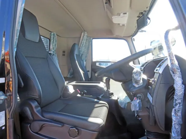 三菱 ファイター 2KG-FK62F(2WD)の写真6