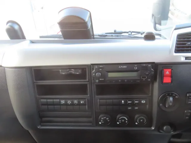インパネ周りの状態です。|三菱 ファイター 2KG-FK62F(2WD)の写真20