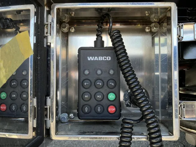 エアサスのコントローラーです。|花見台  HST250Eの写真27