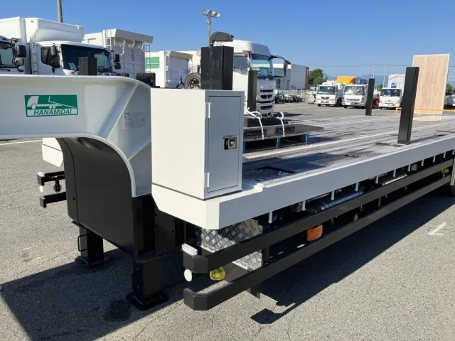 車両前方左右に物入れが付いています。|花見台  HST250Eの写真32