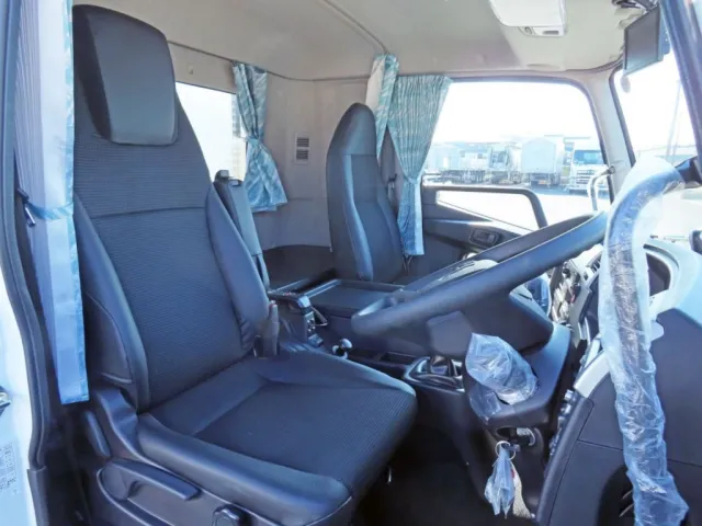 三菱 ファイター 2KG-FK65F(2WD)の写真6