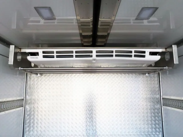 冷凍機の吹き出し口です。|三菱 ファイター 2KG-FK65F(2WD)の写真10