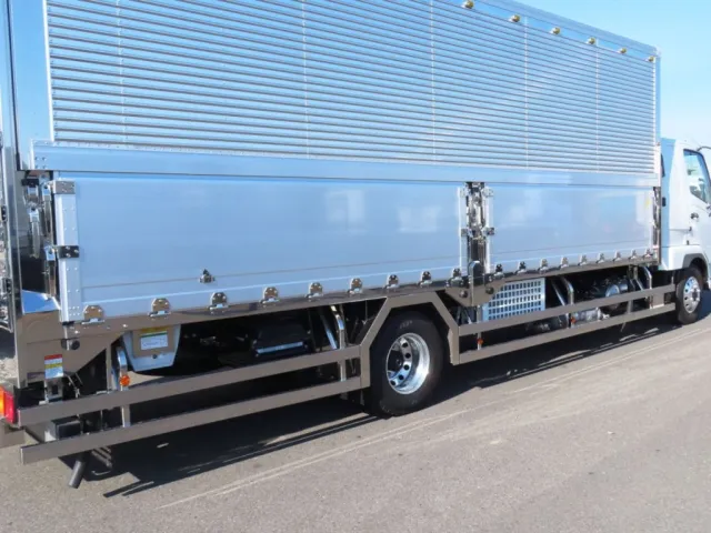 前柱・中柱・後方柱・ウイングロック・あおりロック・丁番・サイドレールはステンレス製です。|三菱 ファイター 2KG-FK65F(2WD)の写真15