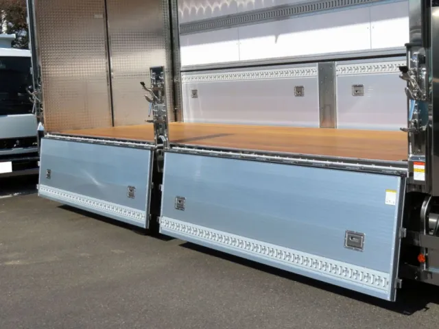 あおり内側の状態です。※セイコーラック無しです。|三菱 ファイター 2KG-FK65F(2WD)の写真16