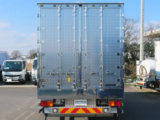 リア扉パネルはウロコステンレス製です。(ハンマーロック・丁番は製です)|三菱 ファイター 2KG-FK65F(2WD)の写真26