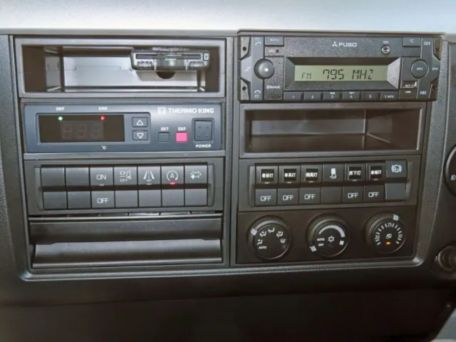 パネル周りの状態です。|三菱 ファイター 2KG-FK65F(2WD)の写真33