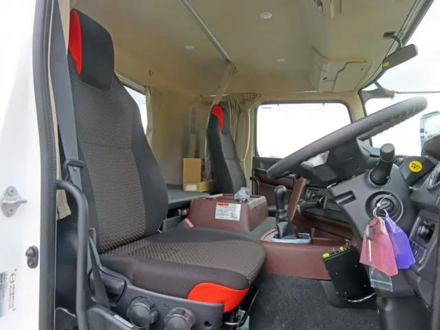 日野 プロフィア 2DG-FS1AJEの写真6
