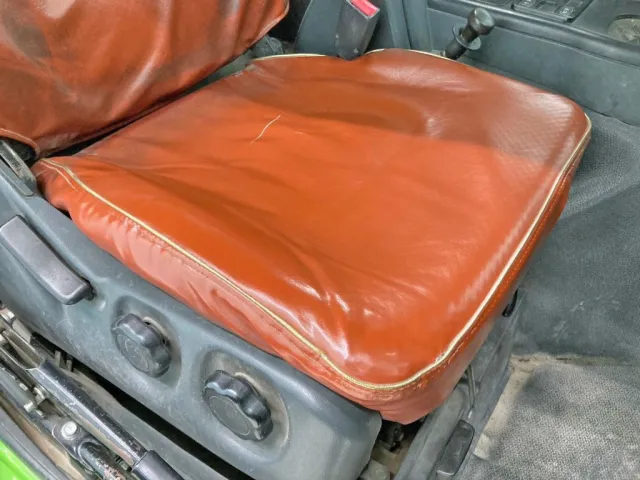 運転席座面にヘタリ・破れがあります。|三菱 スーパーグレート BDG-FV50JY改の写真10