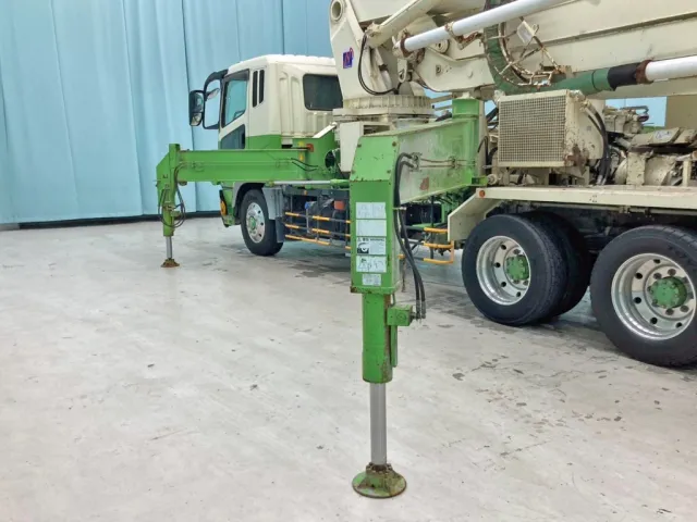 アウトリガーを張り出した状態です。(助手席側後方)|三菱 スーパーグレート BDG-FV50JY改の写真29