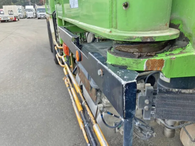 運転席側サイドバンパーに少々曲がりがあります。|三菱 スーパーグレート BDG-FV50JY改の写真47